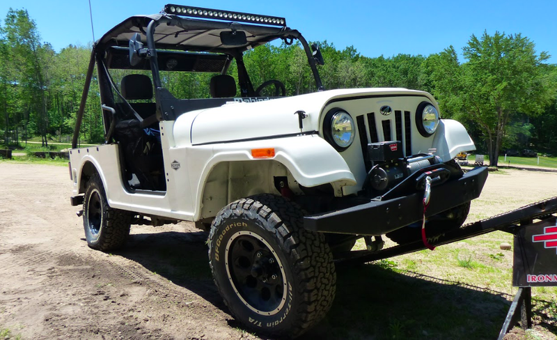 Illustration for article titled Here's How The Mahindra Roxor Compares To A 1948 Willys CJ-2A Jeep Off-Road
